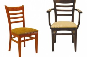 Стол"Каприз"-цена 105лв.> <br />за дамаски в бежав и кафяв цвят.> <br />
Материал бук.