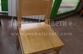 Всеки един стол може да е с дървена седалка ,като се доплаща 35 лева на брой