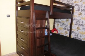Единично високо легло със стълба,спалня ,скрин,гардероб с огледални плъзгащи врати-разположени на 7 кв.метра