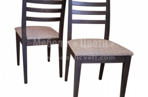 Стол Порто от бук- 62 EUR > <br />
За дамаска в бежав и кафяв цвят.> <br />
Стол от бук с тапицирана седалка.